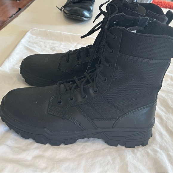 Hiking boot’s lightly used - size 10, men’s - Picture 3 of 13